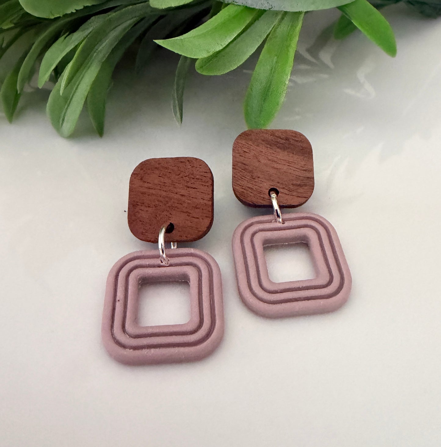 Natural Balance - Ribbed square earrings