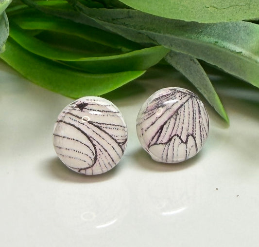 Line drawn petal print round stud earrings