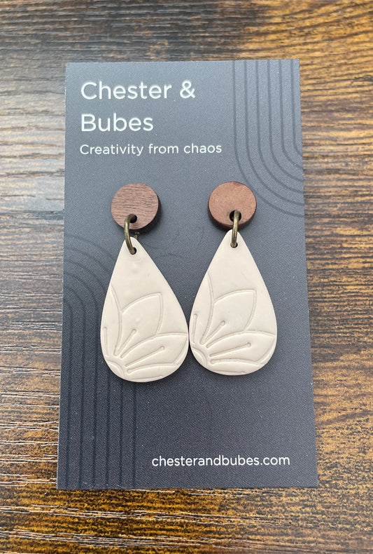 Flower drop earrings