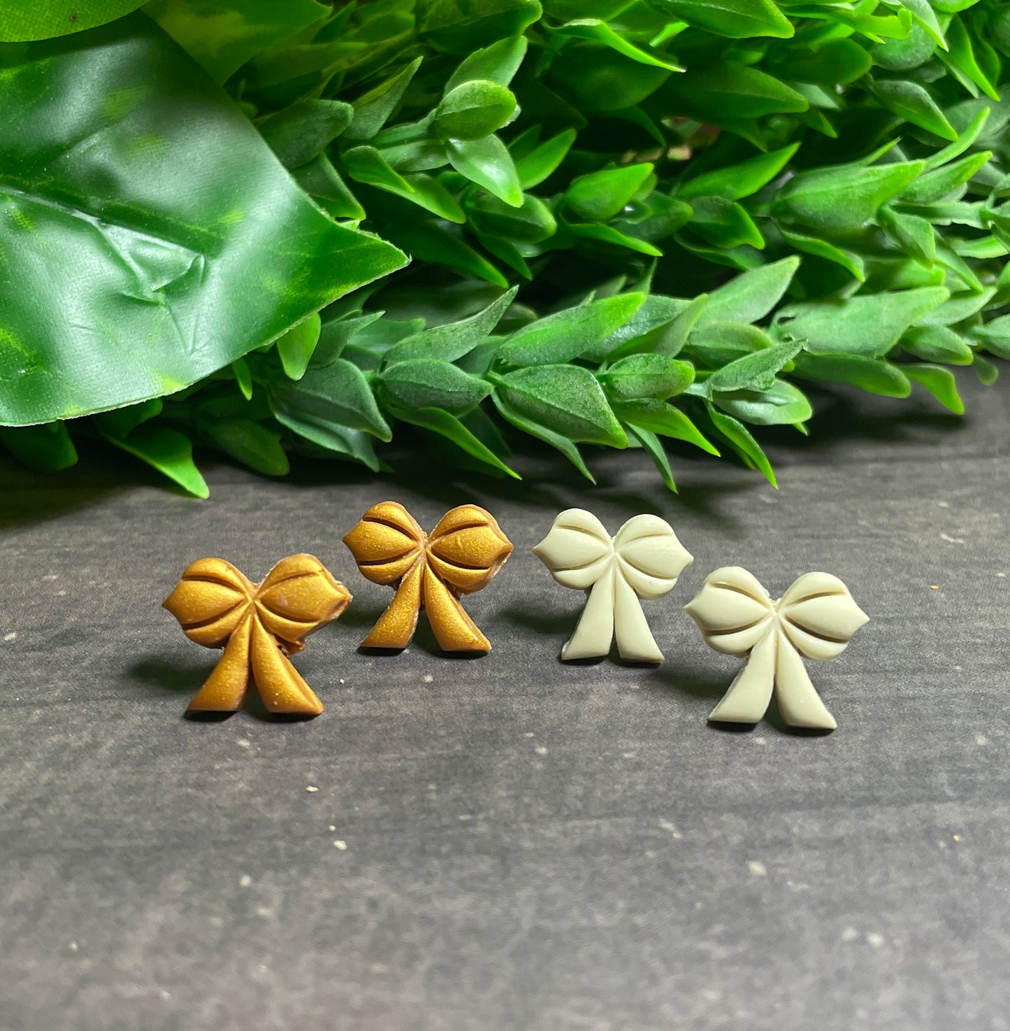 Bow Studs | Medium